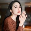 7 Potret Kesederhanaan Sandra Dewi, Dikenal Kaya Raya dan Punya Jet Pribadi Tapi Malah Malu Jika Pamer Harta