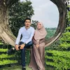 Razi Bawazier Tunangan Vebby Palwinta