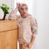 Enno Lerian Tetap Cantik