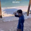 Bright Vachirawit Saat Liburan di Sumba
