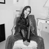 Foto Lisa BLACKPINK Makin Cantik dan Pede Pamer Jidat