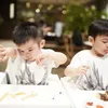 Mikhael dan Raphael Moeis