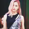 Idol K-Pop Bermata Tajam