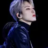 Idol K-Pop Bermata Tajam