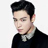 idol with golden ratio