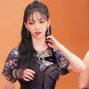 Idol Leher Panjang