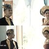 Azriel Hermansyah dan Sarah Menzel terlihat gagah dan anggun bak pasangan bangsawan asli Bali. 