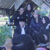 Ia bersama dengan para aktor lain dan ada Wakil Gubernur Jawa Timur, Emil Dardak yang juga turut berakting di film ini. Serta ada sutradara film THE SANTRI Livi Zheng.