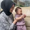 baby athar belajar merangkak kucing sphynx