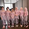 Lesti jadi bridesmaid di nikahan Margin Wieheerm