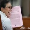 Nikita Mirzani, datang Sidang, penampilan, penuh senyuman