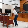 Nikita Mirzani, datang Sidang, penampilan, penuh senyuman