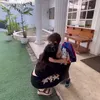 Celine Evangelista Antar Anak Sekolah