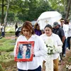 Chloe di Pemakaman Ibunda Jonas Rivanno