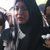 Elma Theana di Pemakaman Ibunda