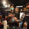 Al Ghazali jadi barista di cafe El Rumi