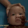 baby Athar anak Citra Kirana luluran cokelat