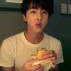 Jin BTS versus makanan