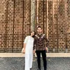 Kemesraan Ben Joshua dan Istri