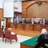 Mediana Zein 6 bulan penjara pengancaman uci flowdea