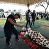 Proses Pemakaman Ricky Siahaan