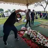 Proses Pemakaman Ricky Siahaan