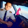 Suami Iis Dahlia Pilot Satrio Dewandoro 