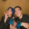 Sheila Dara Aisha rambut biru