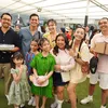 Hesti Purwadinata dan teman-teman artis