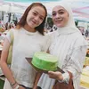 istri Omesh di acara Hesti Purwadinata
