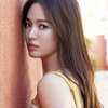 7. Song Hye Kyo dari awal debut sudah disebut goddess. Makanya nggak heran kalau ia pun masuk 10 besar daftar wanita tercantik dunia.