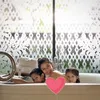 Artis Indonesia Pose Dalam Bathtub