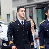 idol k-pop kostum polisi
