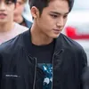 Idol Cowok Rambut Undercut