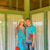 Pasangan selebritis beda usia