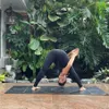 Pose Yoga Inul Daratista
