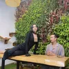 Aming Pakai Payudara Palsu