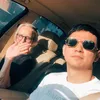 Artis dengan Ibu Bule