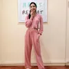 Pinggang Kecil Mikha Tambayong