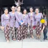 Seleb blasteran pakai kebaya