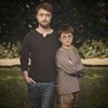 Ini foto Daniel Radcliffe dewasa ketika bersama dengan dirinya yang masih kecil saat pertama kali membintangi sekuel HARRY POTTER. 