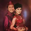 Arie Untung dan Fenita Rayakan anniversary