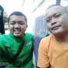 Ojol foto bareng artis lucu julid