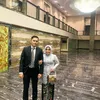 Gaya selebriti saat kondangan