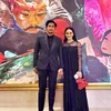 Gaya selebriti saat kondangan