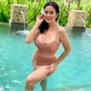 Artis Kenakan Bikini Two Piece
