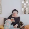 Idol K-Pop Cowok pakai nail art