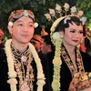 Foto Pernikahan Adik Krisdayanti