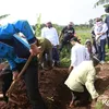Hanna Kirana Pemakaman Ilyas Bachtiar
