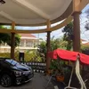 Rumah orangtua Ussy Sulistiawaty